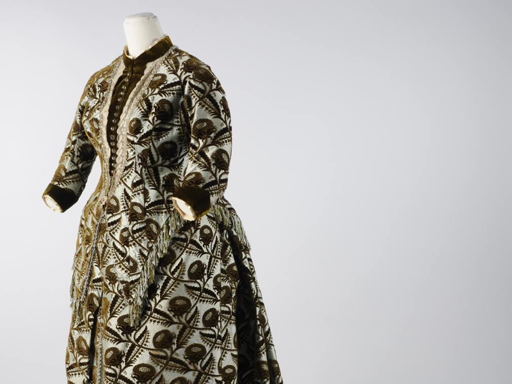 Front facing image of dress designed by Charles Frederick Worth for Mary Holden Illingworth © Leeds Museums and Galleries